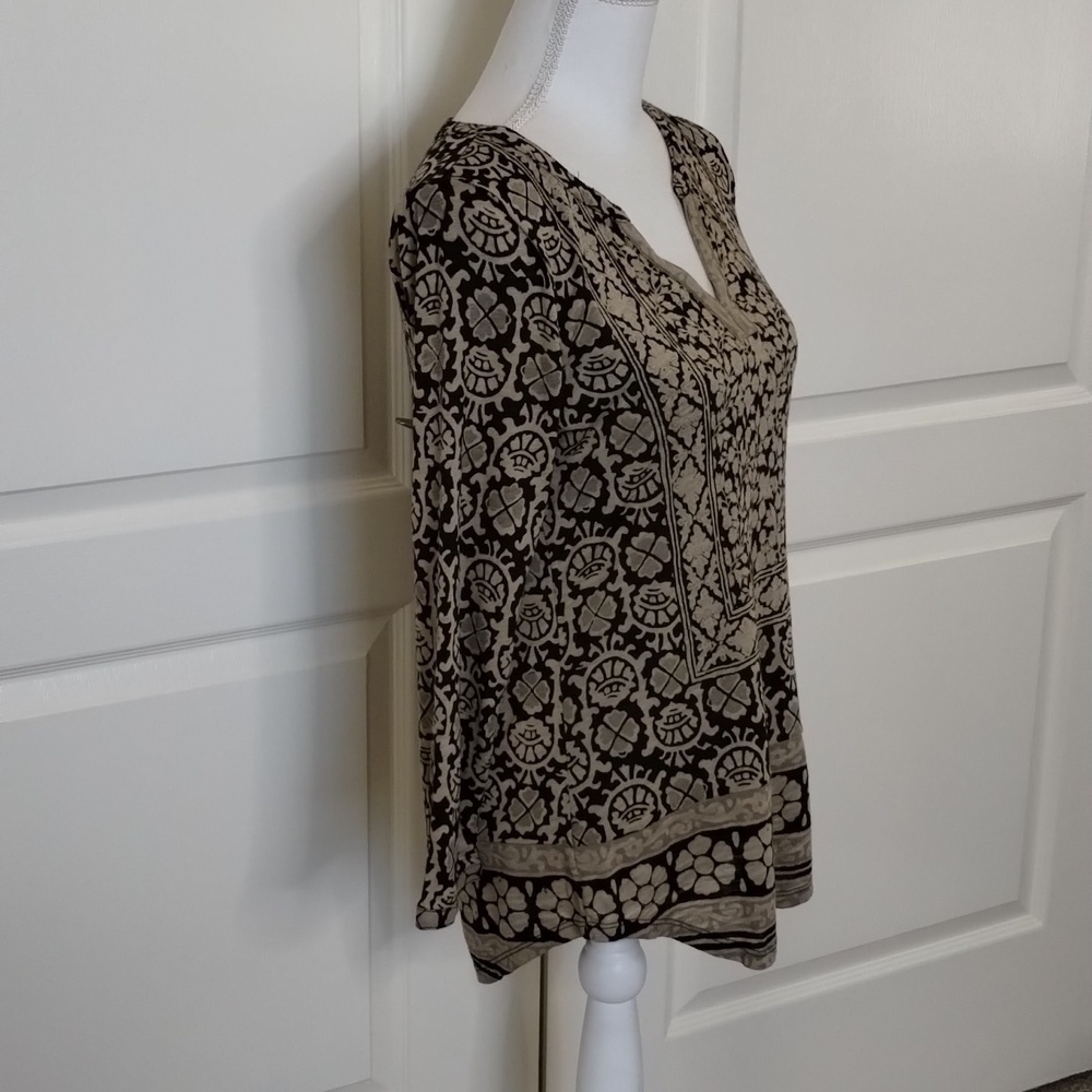 Lucky Brand Blouse Small Tan Black Print V-neck - Picture 5 of 11